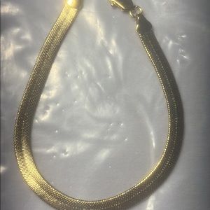 VINTAGE GOLD TONE HERRINGBONE BRACELET- NEW